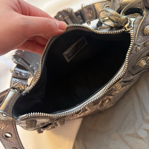 BALENCIAGA WOMEN'S LE CAGOLE SHOULDER BAG XS IN SILVER - AUTHENTIC - Picture 11 of 14